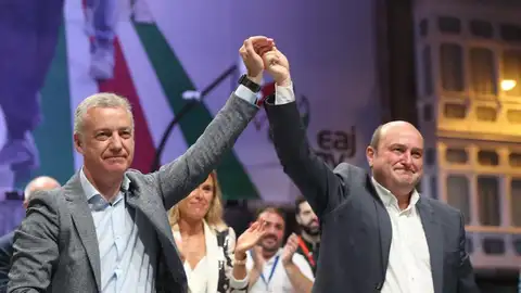 Iñigo Urkullu y Andoni Ortuzar Iñigo Urkullu y Andoni Ortuzar