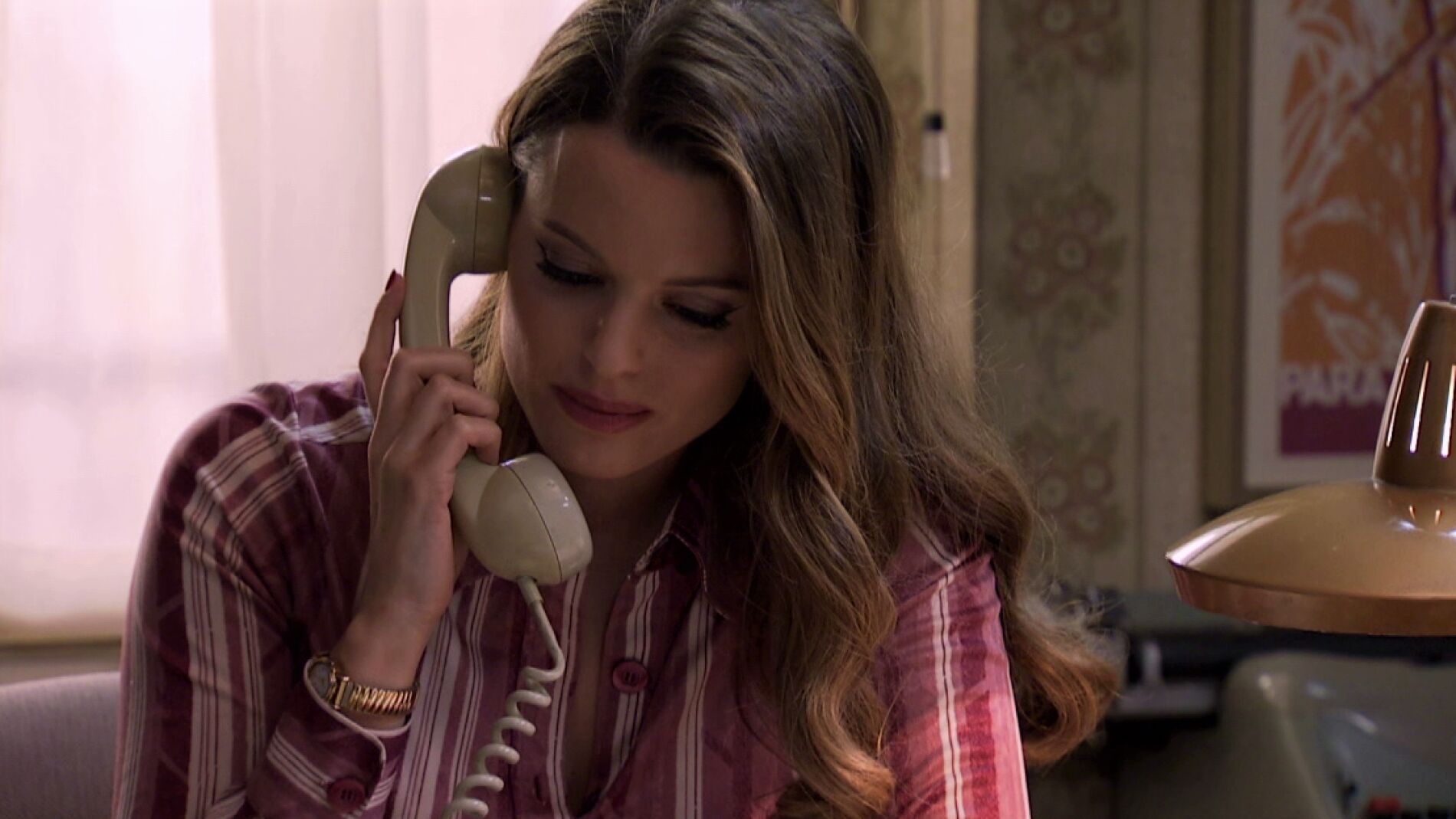 Avance &lsquo;Amar es para siempre&rsquo;: Lourdes coge una llamada que cambiar&aacute; su destino