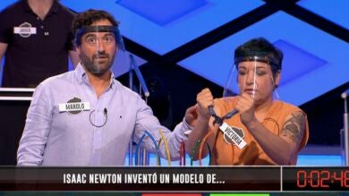 ¡Gran pleno! Una bomba sobre Isaac Newton da ventaja a 'Los dispersos'
