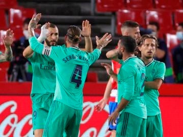 Benzema celebra su gol al Granada