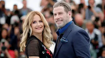 Kelly Preston junto a su esposo John Travolta Kelly Preston junto a su esposo John Travolta