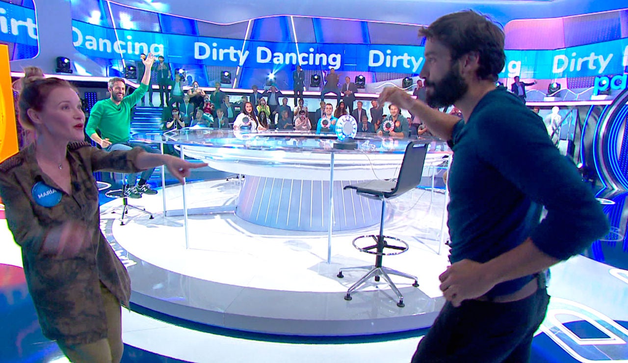 Álex García y María Esteve se lucen en 'Pasapalabra' bailando al estilo 'Dirty dancing' Álex García y María Esteve se lucen en 'Pasapalabra' bailando al estilo 'Dirty dancing'