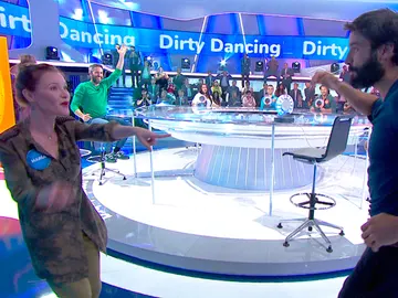 Álex García y María Esteve se lucen en 'Pasapalabra' bailando al estilo 'Dirty dancing' Álex García y María Esteve se lucen en 'Pasapalabra' bailando al estilo 'Dirty dancing'