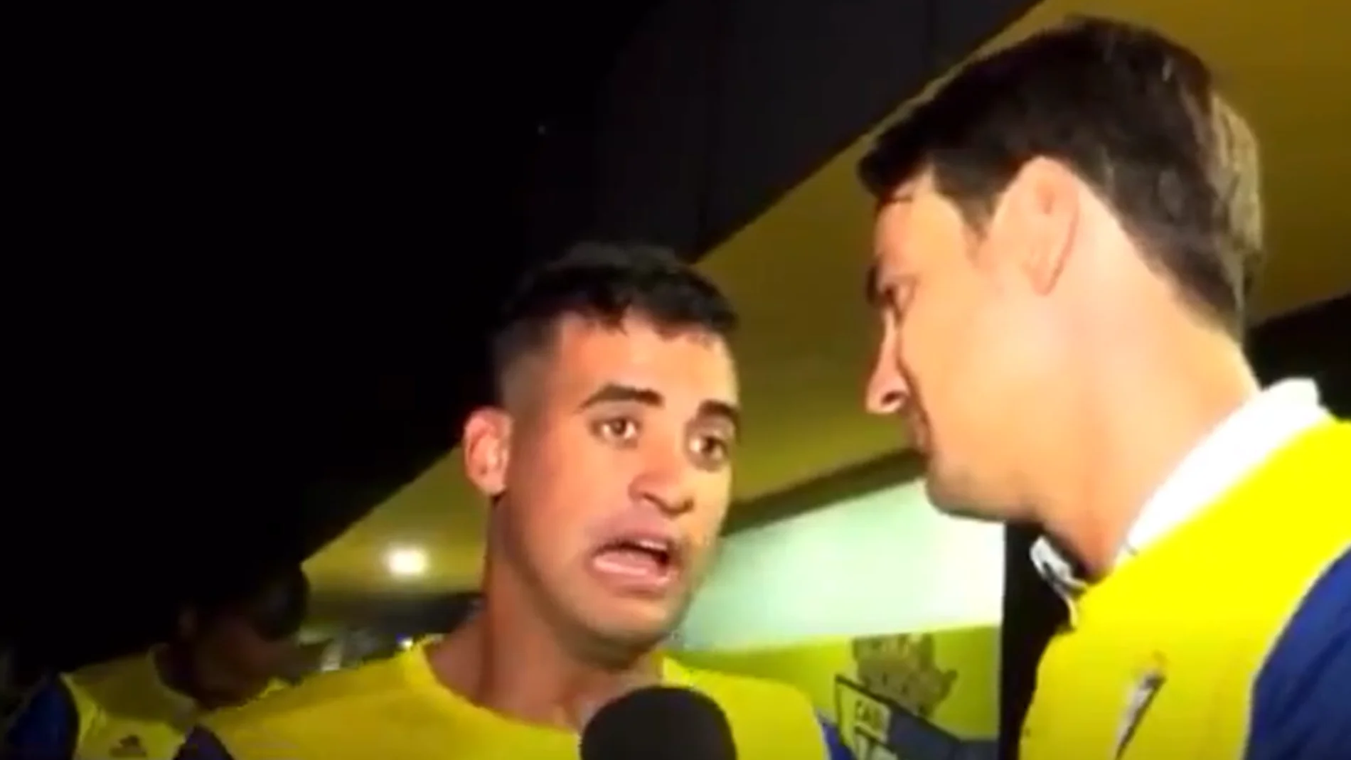 La euforia de Nano Mesa en la celebración del ascenso del Cádiz se hace viral: "Soy un puto animal" La euforia de Nano Mesa en la celebración del ascenso del Cádiz se hace viral: "Soy un puto animal"