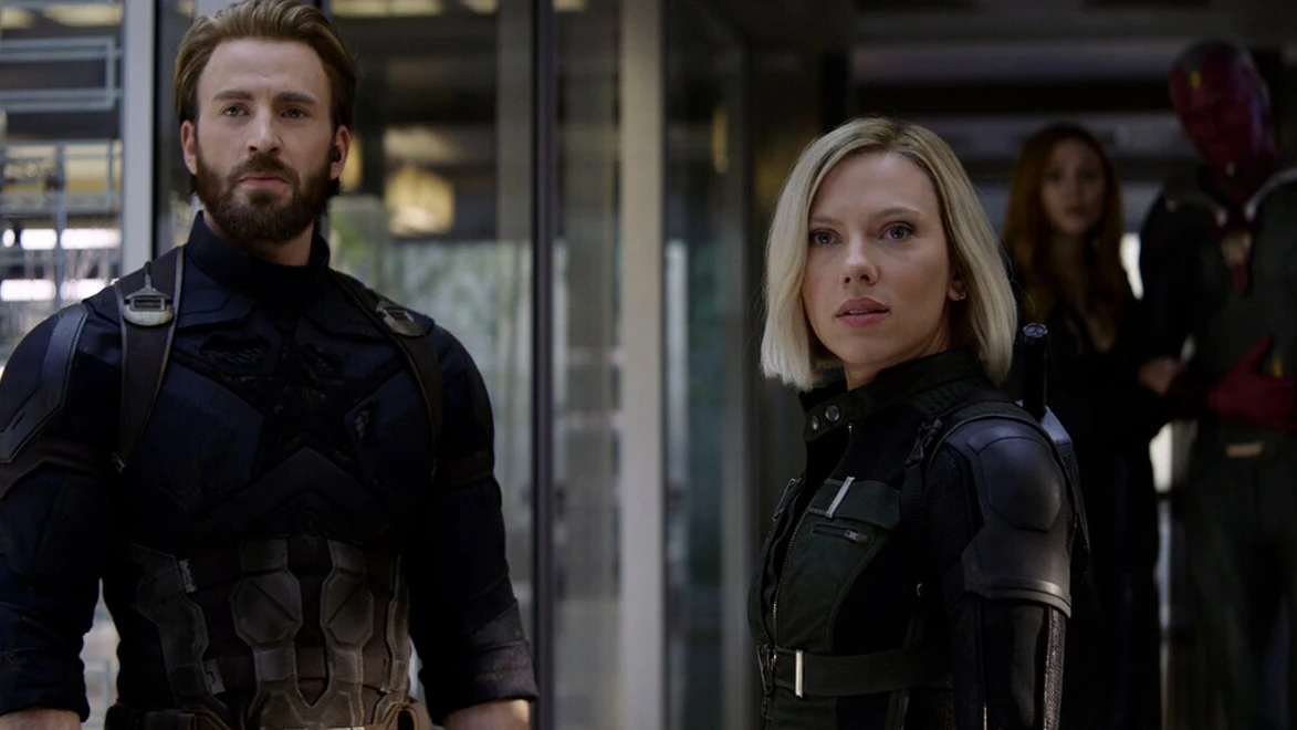 Scarlett Johansson y Chris Evans como Viuda Negra y Capitán América Scarlett Johansson y Chris Evans como Viuda Negra y Capitán América