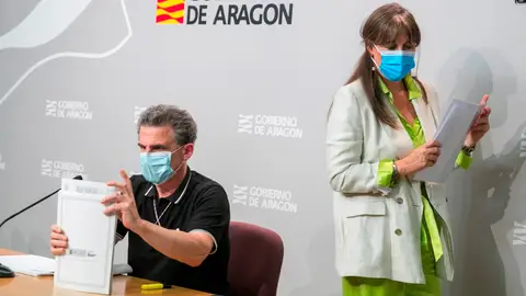 La consejera de Sanidad del Gobierno de Aragón, Sira Repollés, y el director general de Salud Pública, Francisco Javier Falo La consejera de Sanidad del Gobierno de Aragón, Sira Repollés, y el director general de Salud Pública, Francisco Javier Falo