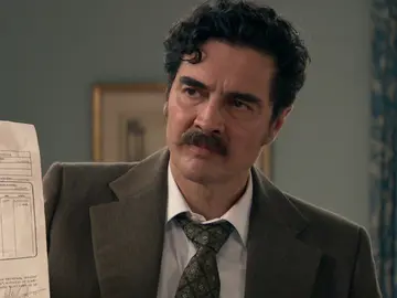Armando descubre la denuncia que le ha puesto Irene Armando descubre la denuncia que le ha puesto Irene