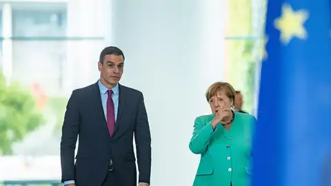 Pedro Sánchez y Angela Merkel, en un encuentro en Bruselas Pedro Sánchez y Angela Merkel