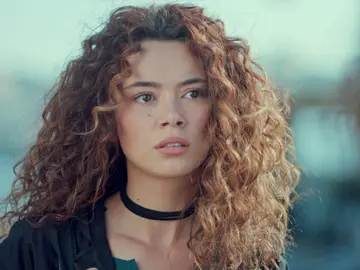 El inesperado encuentro de Bahar con Sirin: descubre que es su hermanastra El inesperado encuentro de Bahar con Sirin: descubre que es su hermanastra