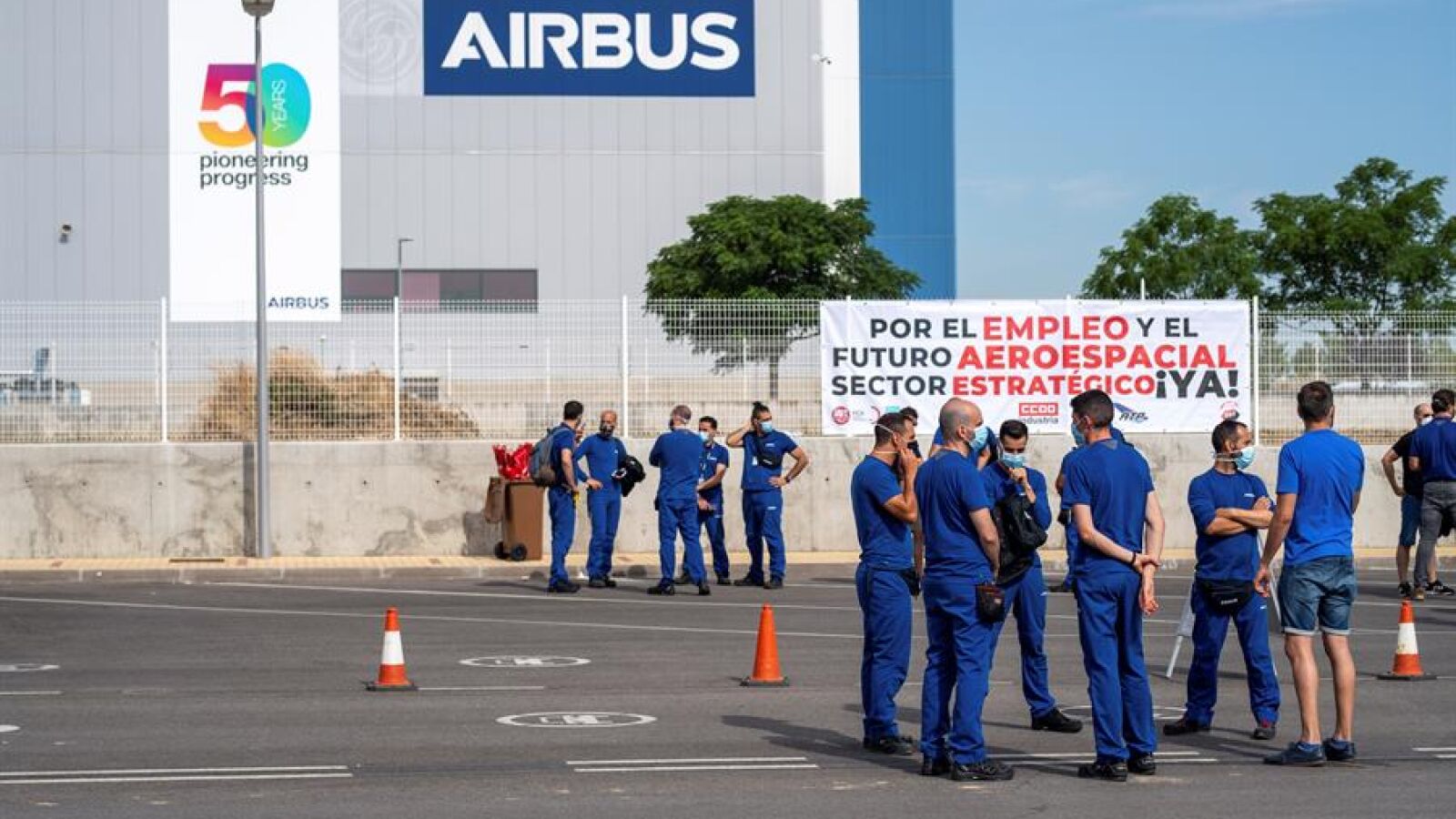 Los trabajadores de las ocho plantas de Airbus se movilizan contra los despidos