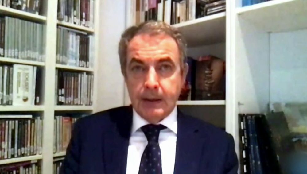 Zapatero pide "serenidad" ante la investigación a las finanzas del Rey y si hay que cambiar las leyes "hágase"