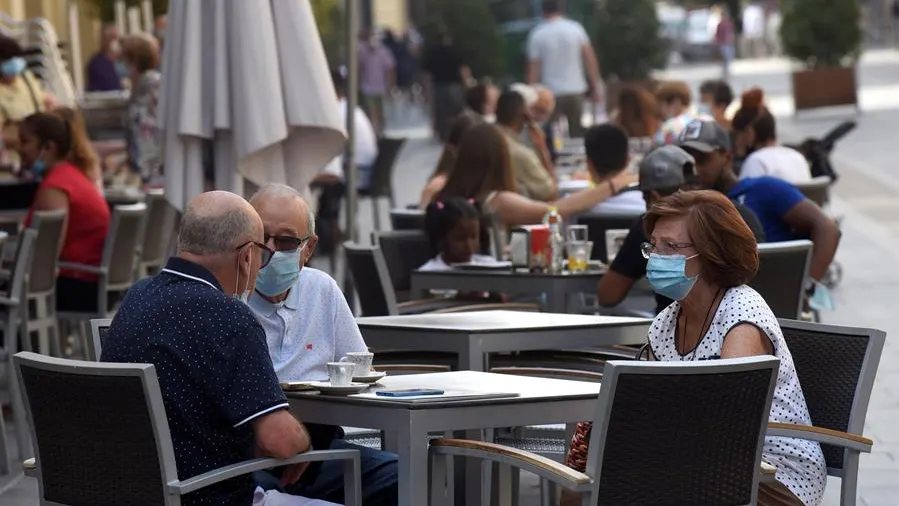 El retorno a la fase 2 'flexibilizada' por los nuevos casos de coronavirus castiga al sector hostelero de Aragón El retorno a la fase 2 'flexibilizada' por los nuevos casos de coronavirus castiga al sector hostelero de Aragón