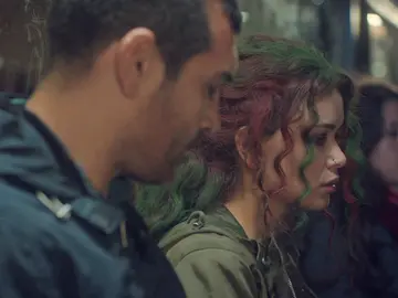 La sospecha de Hatice sobre Sirin: está involucrada en la muerte de Sarp La sospecha de Hatice sobre Sirin: está involucrada en la muerte de Sarp