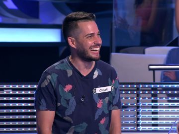 Arturo Valls se pica con un concursante en un hilarante duelo de chistes en ‘¡Ahora caigo!’