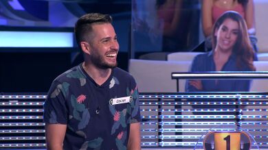 Arturo Valls se pica con un concursante en un hilarante duelo de chistes en ‘¡Ahora caigo!’
