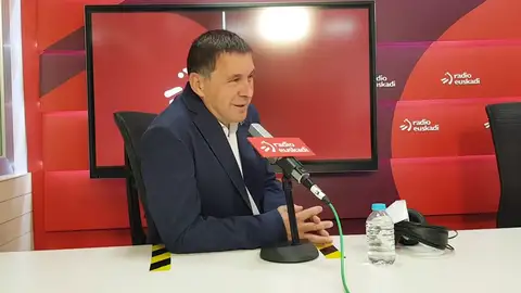 Arnaldo Otegi atribuye el escaño de Vox en el País Vasco a los votos de los guardias civiles Arnaldo Otegi atribuye el escaño de Vox en el País Vasco a los votos de los guardias civiles