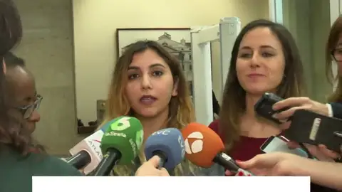 ¿Difundió Dina Bousselham los mensajes de su móvil mientras Podemos señala a las 'cloacas' del Estado? ¿Difundió Dina Bousselham los mensajes de su móvil mientras Podemos señala a las 'cloacas' del Estado?