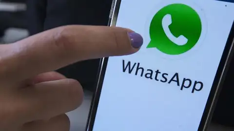 Imagen de archivo de la aplicación de WhatsApp en un dispositivo móvil Tras la caída mundial