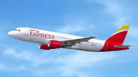 Doce pasajeros confinados por viajar con un positivo de Madrid a Vigo Doce pasajeros confinados por viajar con un positivo de Madrid a Vigo