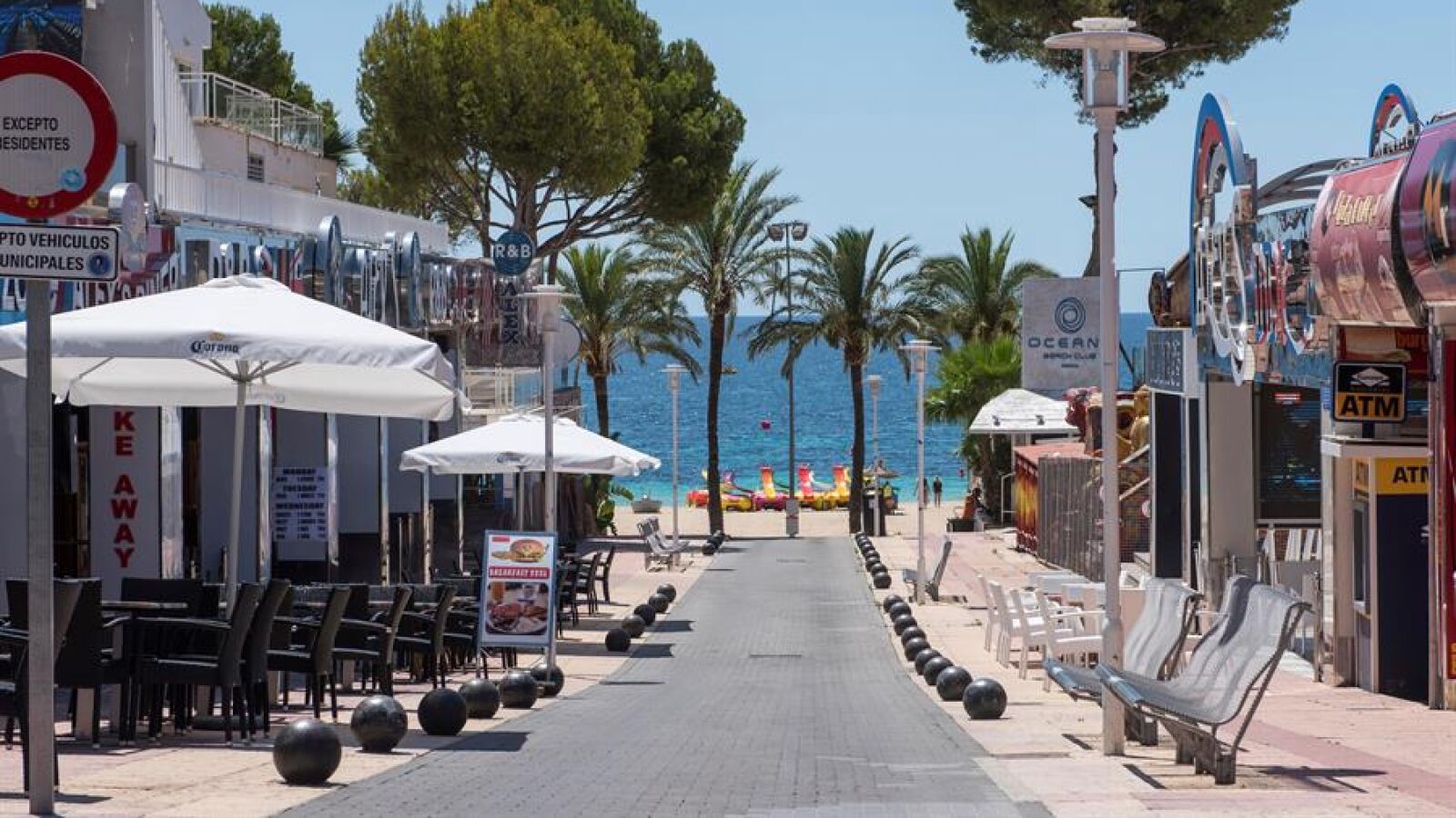 Baleares fija un límite de 6 personas por grupo en las playas para evitar el coronavirus