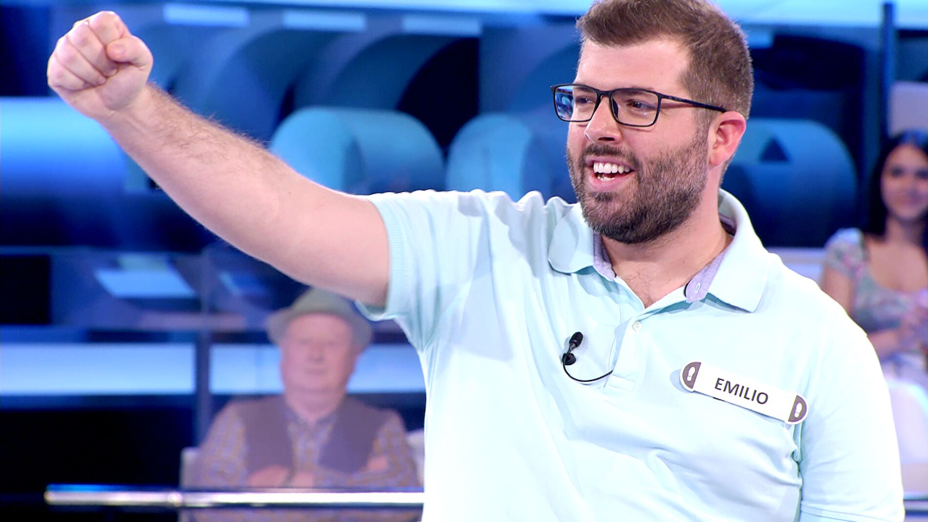 Emilio suelta nervios cantando en &lsquo;&iexcl;Ahora caigo!&rsquo; uno de los mayores &eacute;xitos de la banda Queen