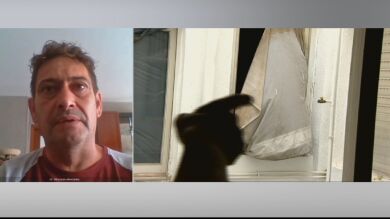 Un hombre se convierte en okupa de su propia casa para evitar que vuelvan a entrar en ella
