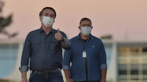 Jair Bolsonaro da positivo de coronavirus en un nuevo test y seguirá en cuarentena Jair Bolsonaro da positivo de coronavirus en un nuevo test y seguirá en cuarentena