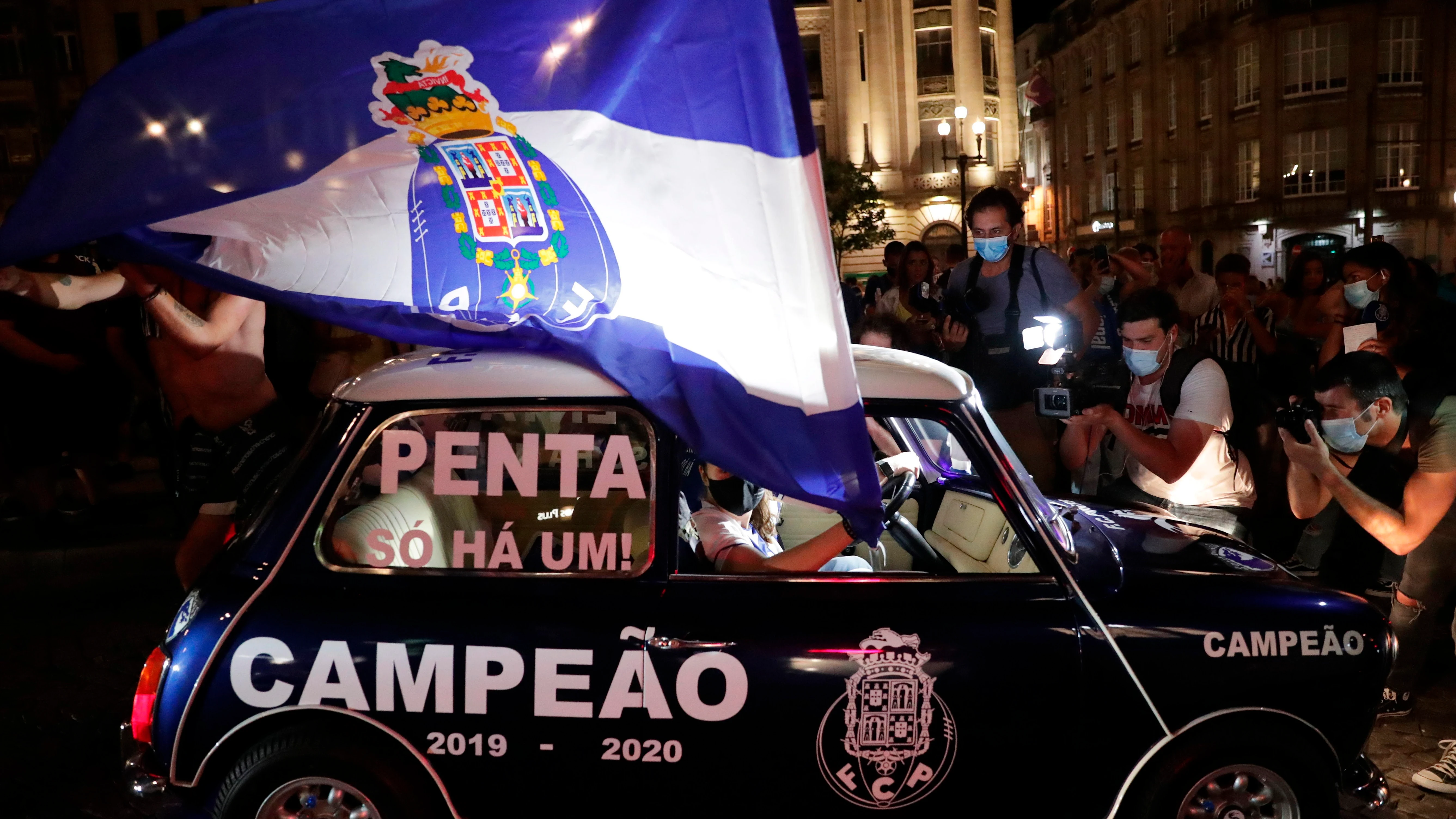 Aficionados del Oporto celebran el título de Liga Aficionados del Oporto celebran el título de Liga