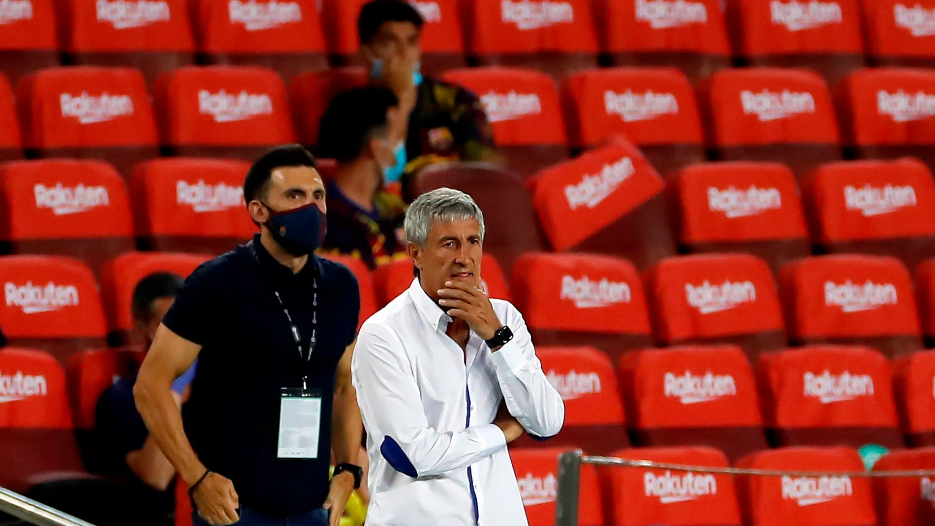 Quique Setién, en la banda del Camp Nou Quique Setién, en la banda del Camp Nou