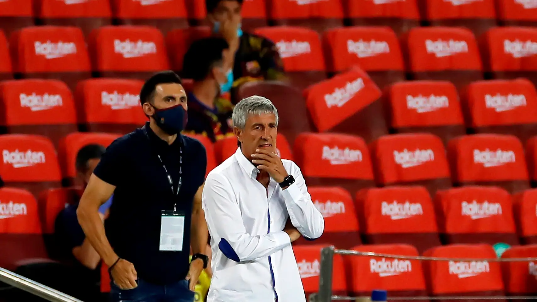 Quique Seti&eacute;n, en la banda del Camp Nou