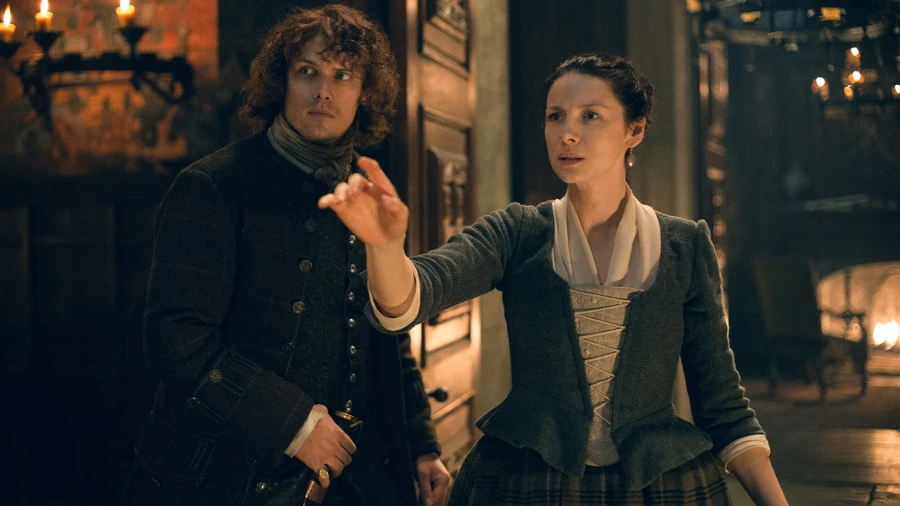 Sam Heughan y Caitriona Balfe como Jamie y Claire en 'Outlander' Sam Heughan y Caitriona Balfe como Jamie y Claire en 'Outlander'