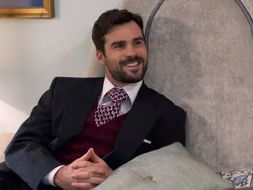 La doble tentación de Roque que consigue satisfacer a Irene La doble tentación de Roque que consigue satisfacer a Irene