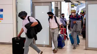 Llegada de un grupo de esquiladores uruguayos al aeropuerto de Madrid Barajas el pasado mes de mayo Llegada de un grupo de esquiladores uruguayos al aeropuerto de Madrid Barajas el pasado mes de mayo