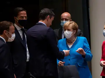 Imagen de Sánchez con Merkel en el Consejo Europeo Imagen de Sánchez con Merkel en el Consejo Europeo