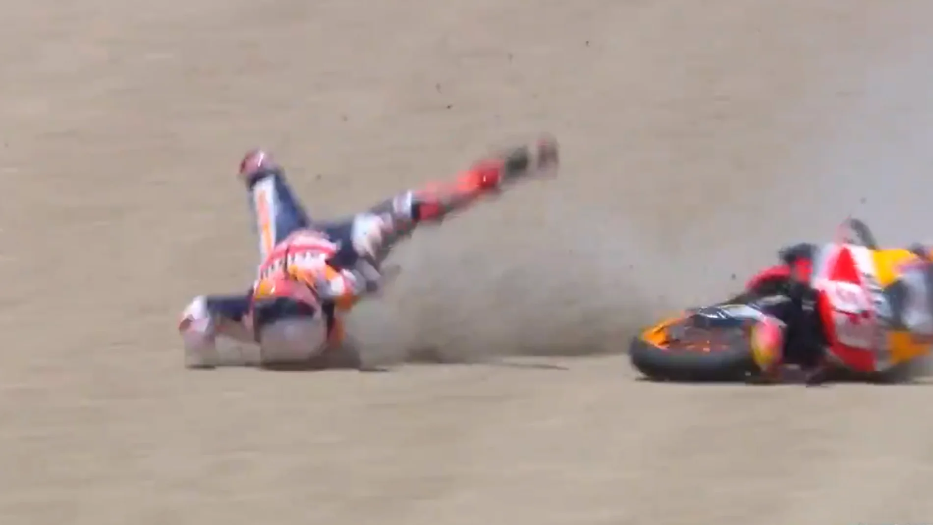 Aparatosa caída de Marc Márquez en el GP de España Aparatosa caída de Marc Márquez en el GP de España