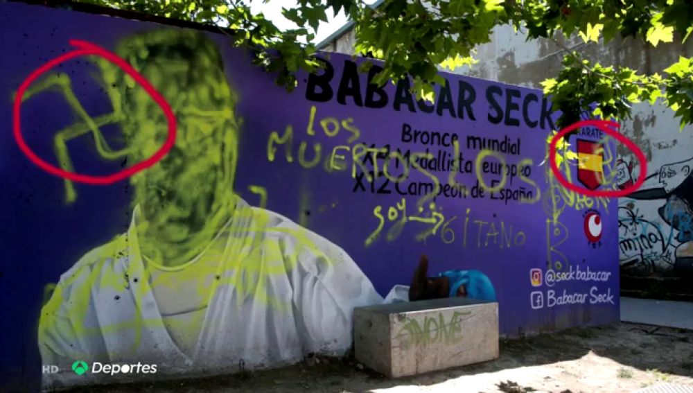 Destrozan el mural dedicado al karateca de color Babacar Seck en Zaragoza con pintadas racistas y xenófobas