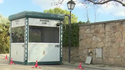 Un sindicato de la Policía Nacional considera ilegal sustituir a la Guardia Civil en la vigilancia del chalé de Pablo Iglesias e Irene Montero Un sindicato de la Policía Nacional considera ilegal sustituir a la Guardia Civil en la vigilancia del chalé de Pablo Iglesias e Irene Montero