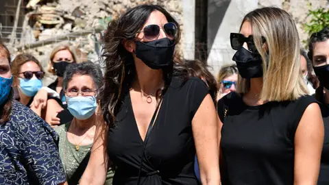 Paz Padilla con su hija Anna Ferrer en el funeral de Antonio Juan Vidal Paz Padilla con su hija Anna Ferrer en el funeral de Antonio Juan Vidal