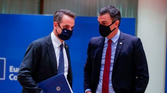 Kyriakos Mitsotakis, primer ministro griego, y Pedro S&aacute;nchez