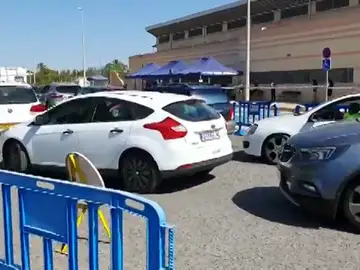 Prueba masiva de coronavirus en Santa Pola por el rebrote en una discoteca Prueba masiva de coronavirus en Santa Pola por el rebrote en una discoteca