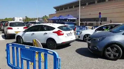 Prueba masiva de coronavirus en Santa Pola por el rebrote en una discoteca Prueba masiva de coronavirus en Santa Pola por el rebrote en una discoteca