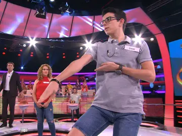 Dani enseña una pequeña cata de Karate en el plató de ´Ahora Caigo´ Dani enseña una pequeña cata de Karate en el plató de ´Ahora Caigo´