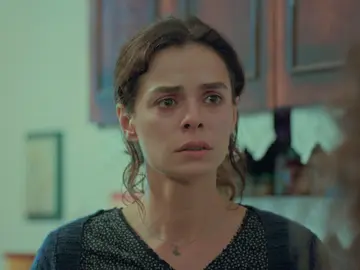 Bahar, a su madre: “Mi pobre padre se quitó la vida por lo que le hiciste” Bahar, a su madre: “Mi pobre padre se quitó la vida por lo que le hiciste”