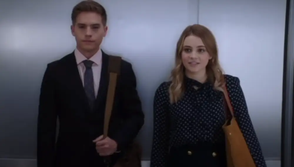Dylan Sprouse y Josephine Langford en 'After 2'