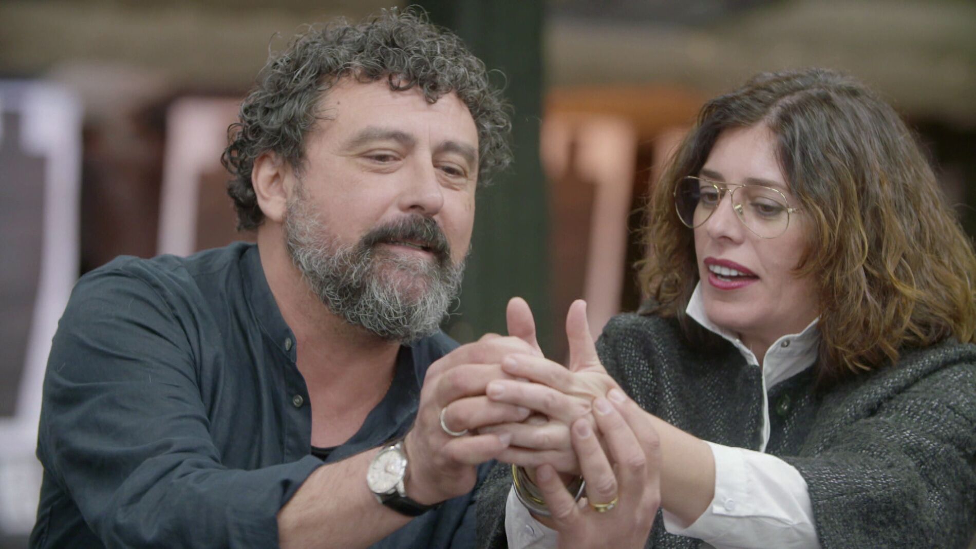 Paco Tous revela c&oacute;mo les ense&ntilde;aron a disparar en 'Los hombres de Paco'