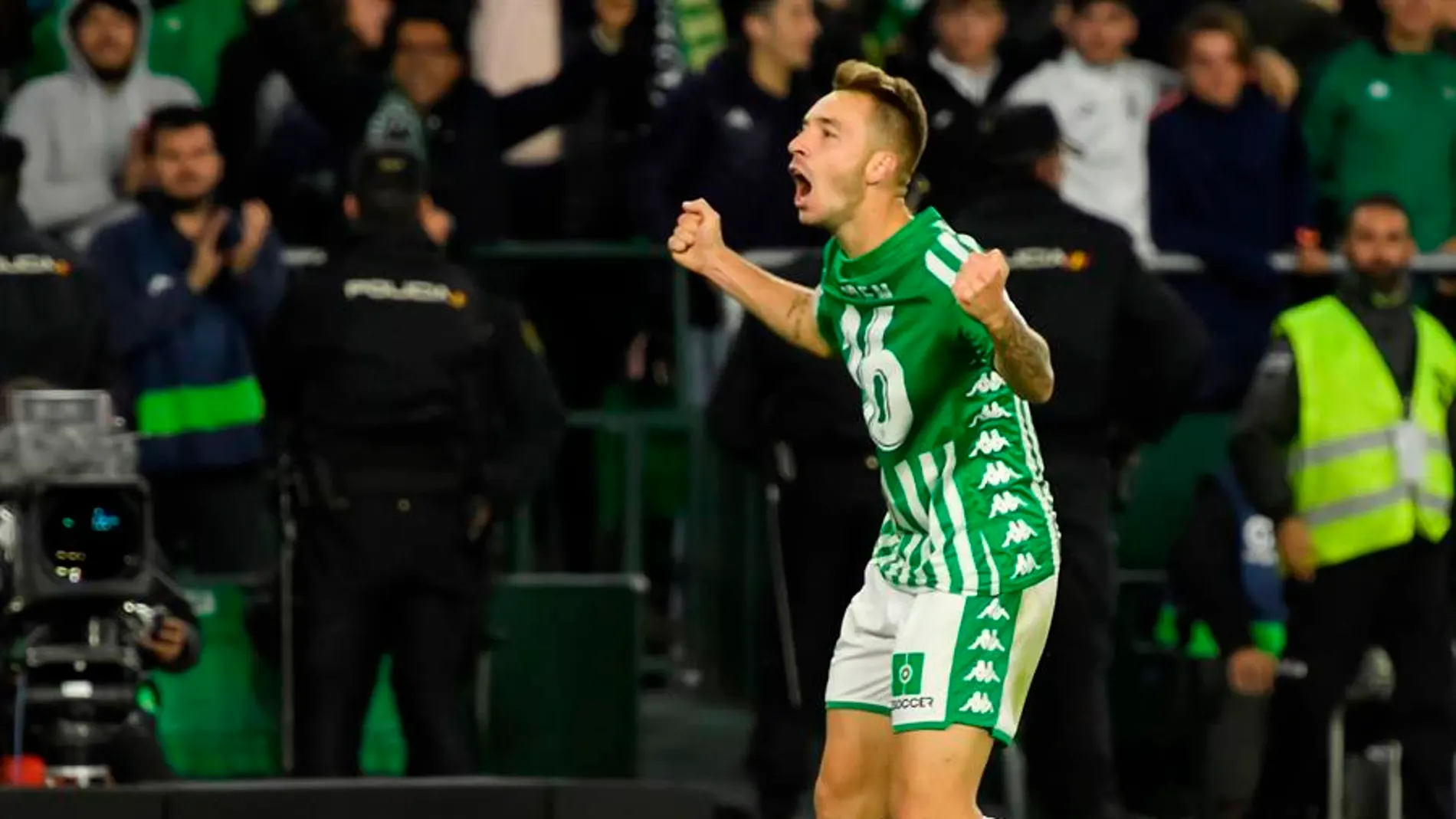 Loren Morón, delantero del Real Betis, da positivo en por coronavirus en las pruebas PCR Loren Morón, delantero del Real Betis, da positivo en por coronavirus en las pruebas PCR