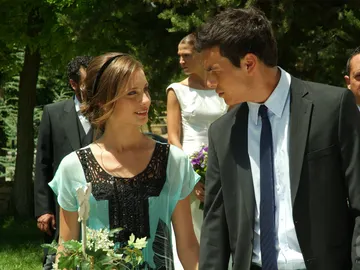 Michelle Jenner y Mario Casas como Sara y Aitor en 'Los hombres de Paco' Michelle Jenner y Mario Casas como Sara y Aitor en 'Los hombres de Paco'