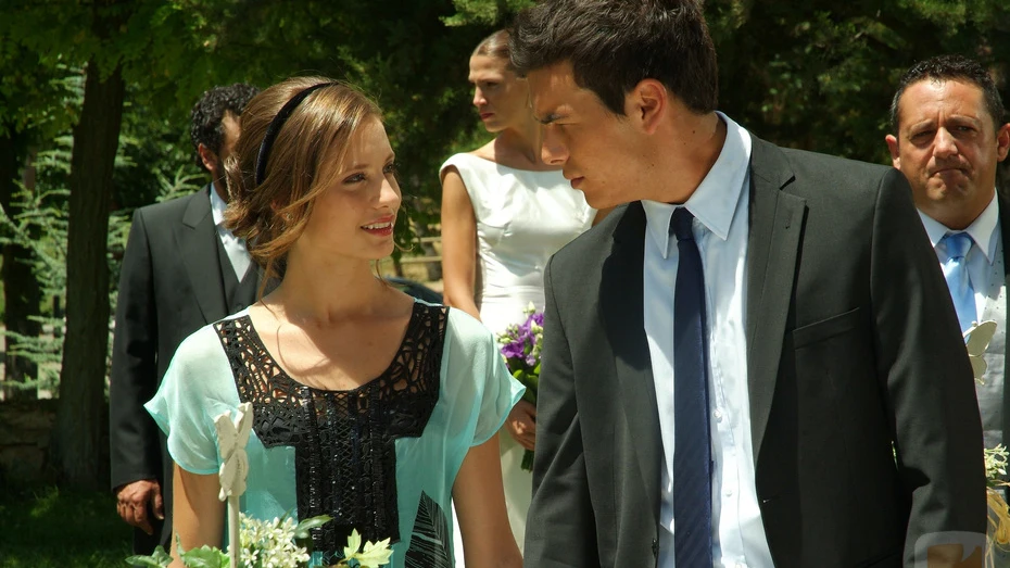 Michelle Jenner y Mario Casas como Sara y Aitor en 'Los hombres de Paco' Michelle Jenner y Mario Casas como Sara y Aitor en 'Los hombres de Paco'