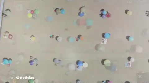 La colocación de sombrillas en la playa de Punta Umbria se convierte en ejemplo mundial La colocación de sombrillas en la playa de Punta Umbria se convierte en ejemplo mundial