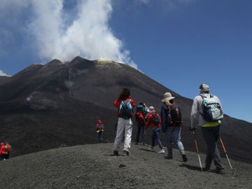  La peligrosa ascensión al Etna, el mayor volcán activo de Europa